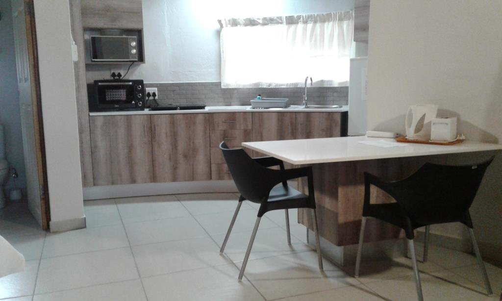 Hippo Kitchen